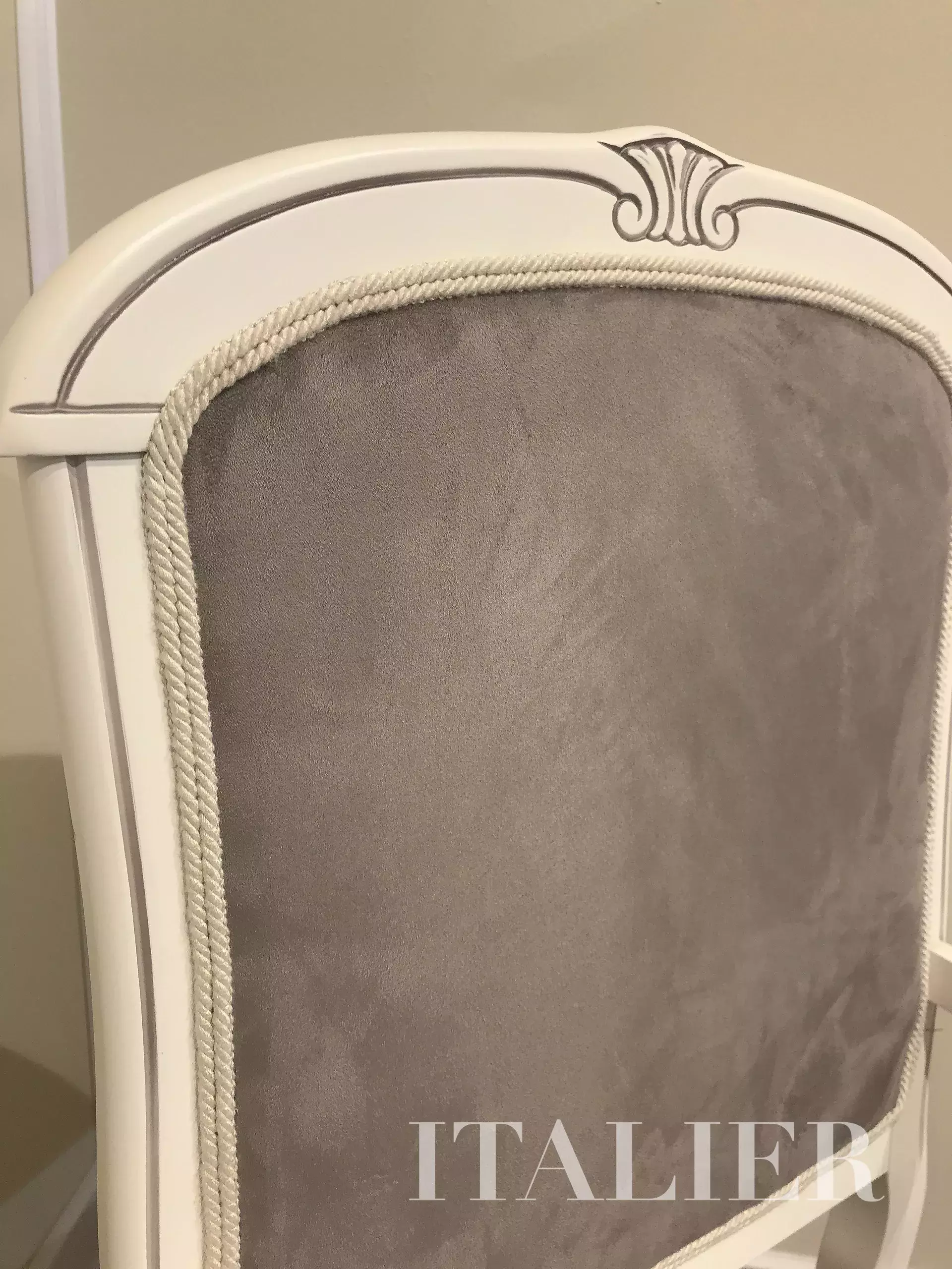 Klasická čalouněná židle s područkami Camelgroup Giotto Night Bianco Antic