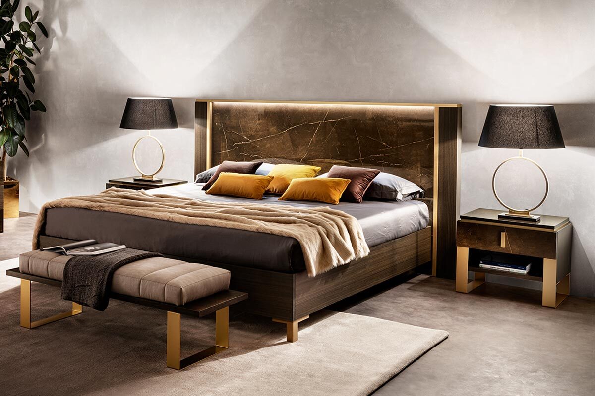 Glamour dřevěná postel Adora Essenza