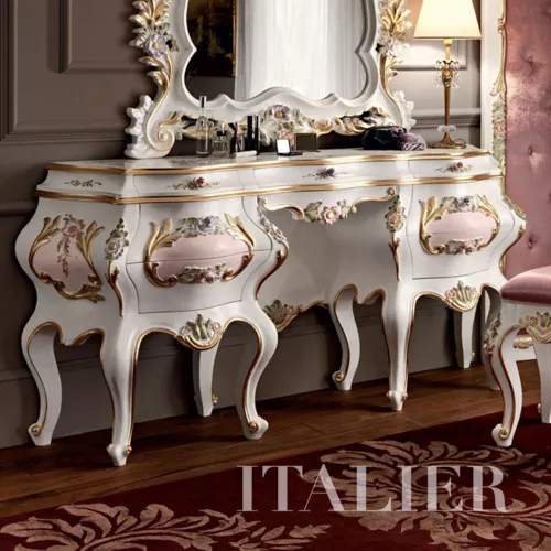 Hardwood-toilette-with-figured-mirror-floral-carves-Villa-Venezia-collection-Modenese-Gastoneztřrečw111