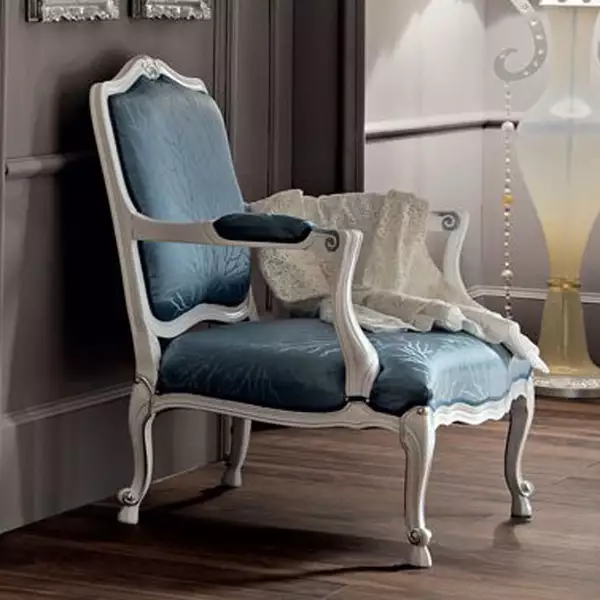 Home-furnishings-toilette-and-mirror-luxury-bedroom-furniture-Villa-Venezia-collection-Modenese-Gastone_auto_x2-(1)