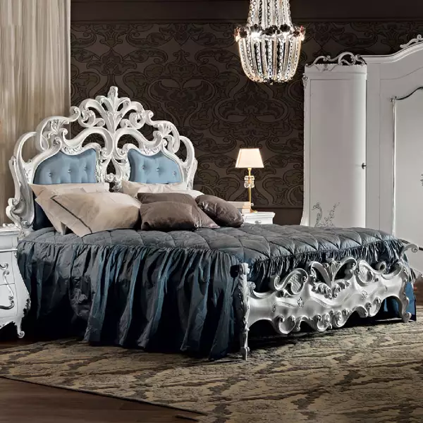 Bedroom-upholstery-with-Swarovski-button-luxury-design-Villa-Venezia-collection-Modenese-Gastoneedws