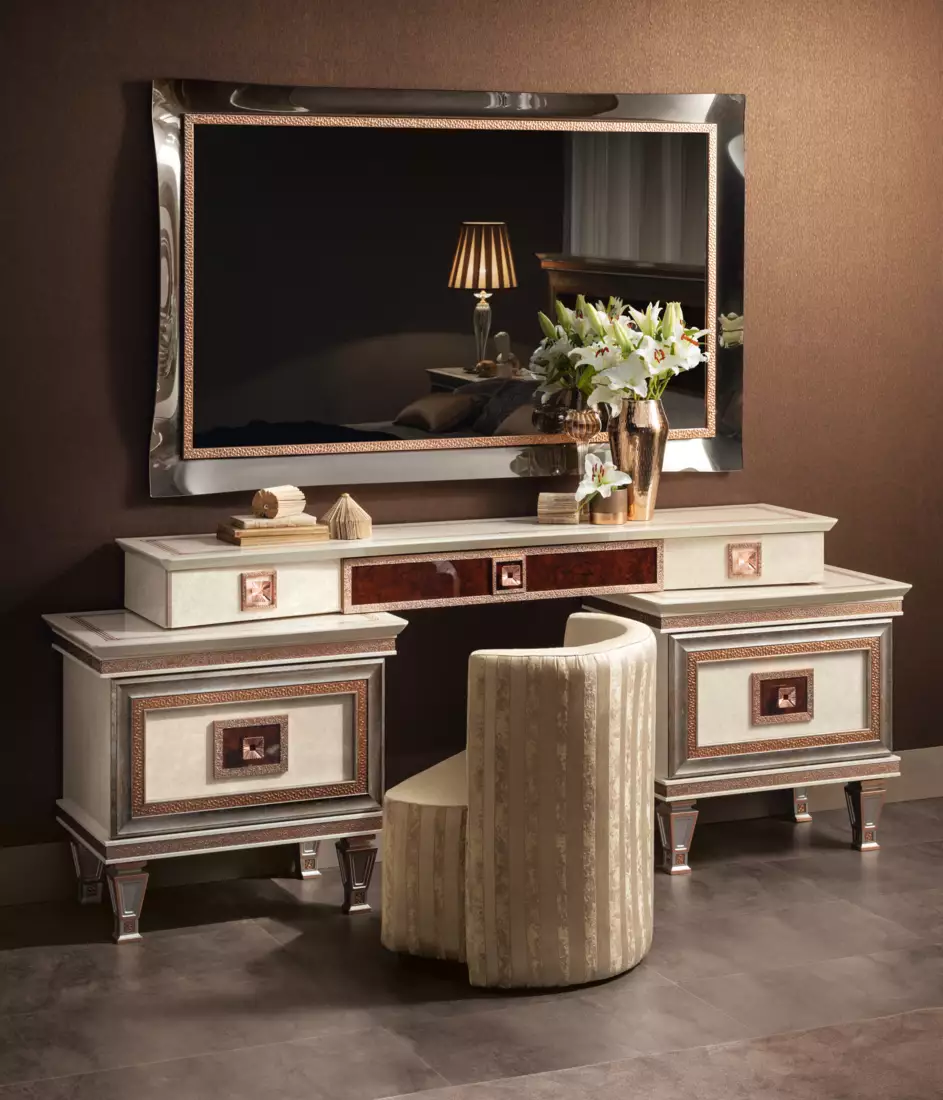 Dolce Vita dressing table with mirror and pouf