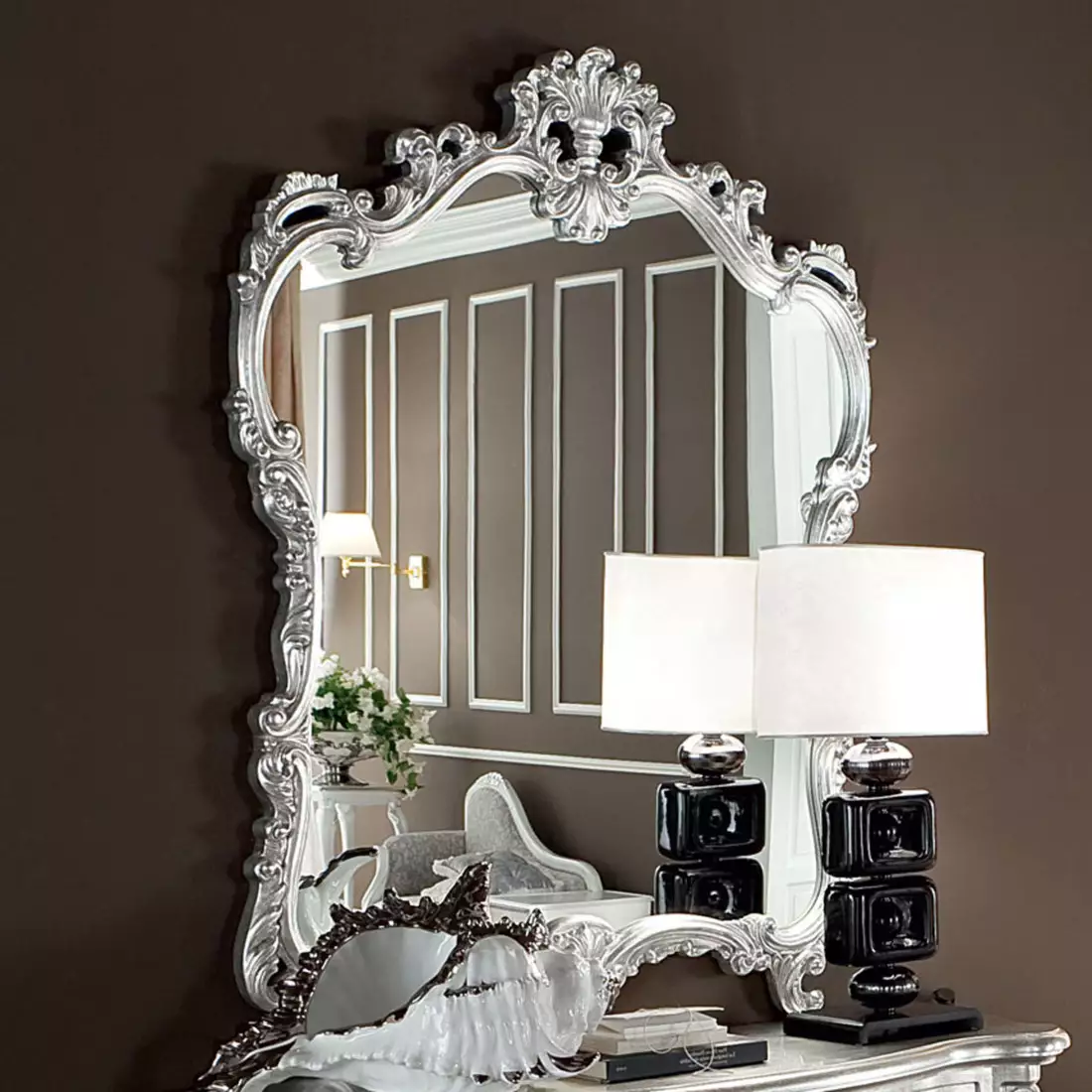 Silver-mirror-and-console-and-padded-armchair-Bella-Vita-collection-Modenese-Gastonehrgted