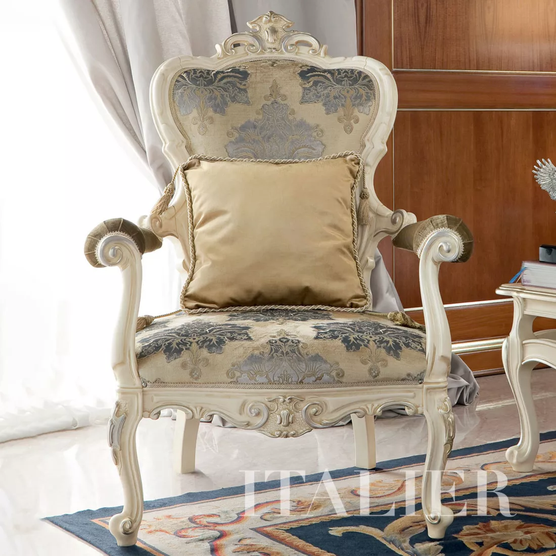 Luxury-padded-and-embroidered-chair-with-armrests-Bella-Vita-collection-Modenese-Gastonegtrfed
