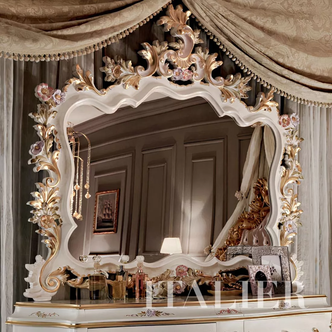 Figured-mirror-hardwood-dresser-painting-Villa-Venezia-collection-Modenese-Gastone_auto_x2