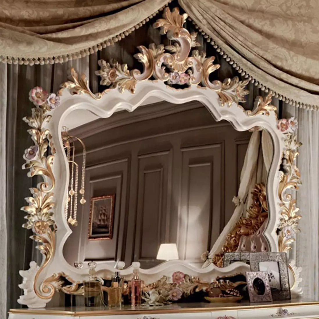 Figured-mirror-hardwood-dresser-painting-Villa-Venezia-collection-Modenese-Gastone_auto_x2